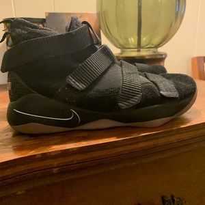Nike Lebron Soldiers XI (11) women’s size 8